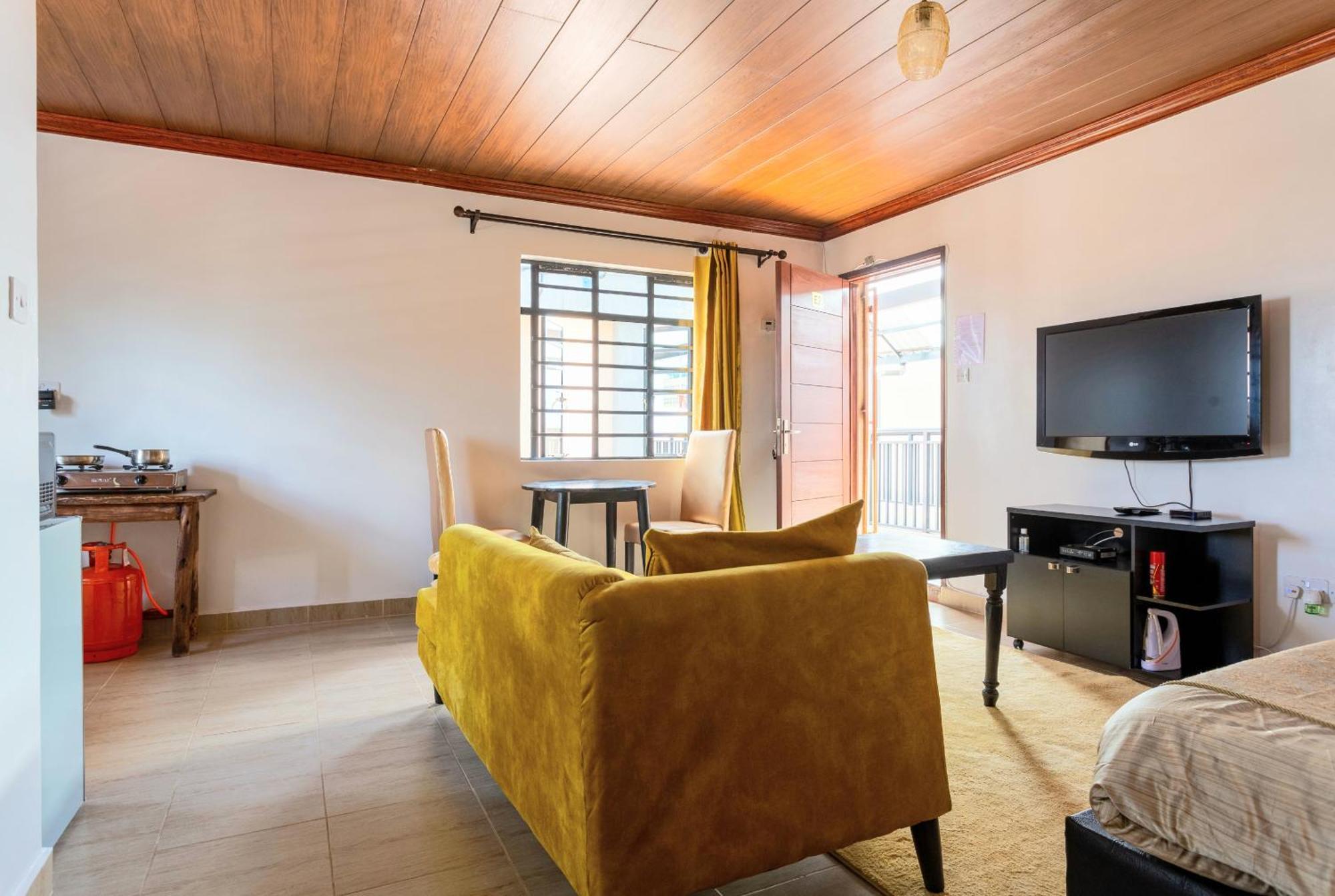 Penthouse Rooftop Studio With King Bed Nairobi Exterior photo