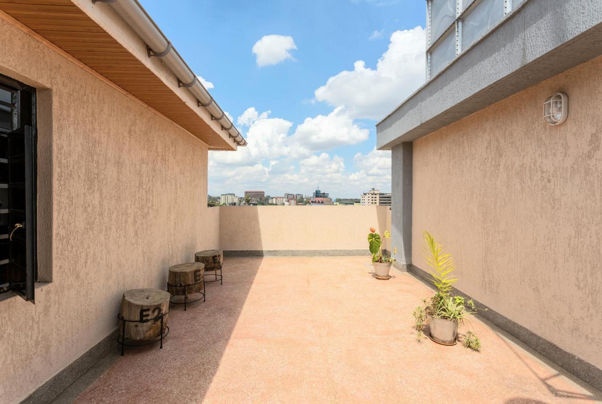 Penthouse Rooftop Studio With King Bed Nairobi Exterior photo